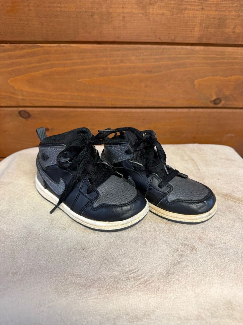 Nike Air Jordan 1 Mid Toddler sneakers black/dark grey Sz 8C 640735-041
